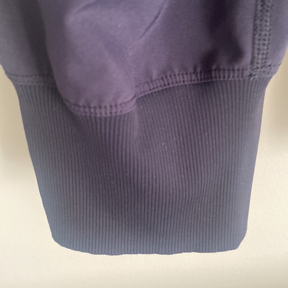 Lululemon pant dark blue size 2 cuffed 21” inseam - Picture 4 of 14